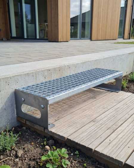 escalier industriel pour extérieur, zone de stockage, cave ou vide sanitaire