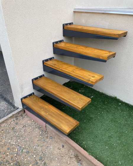 support de marche FLOAT METAL avec marche en bois