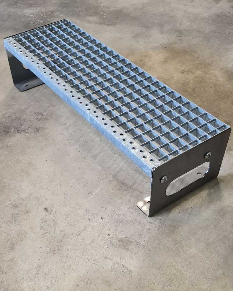 marche pied en acier avec marche galvanisée à chaud