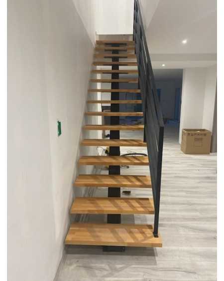 exemple d'escalier réalisé avec nos support de marche sheet metal