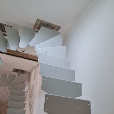 contremarche en acier pour escalier quart tournant